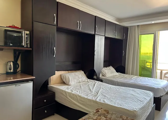 Sea View Apartment *