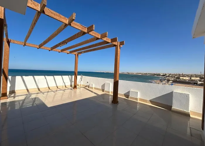Sea View Apartment *