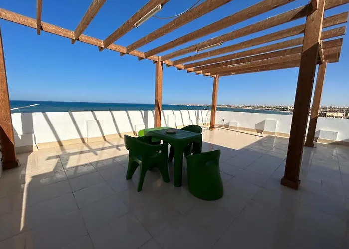 Sea View Apartment *
